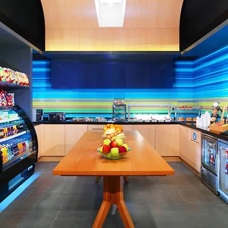 Aloft Hotel 3*